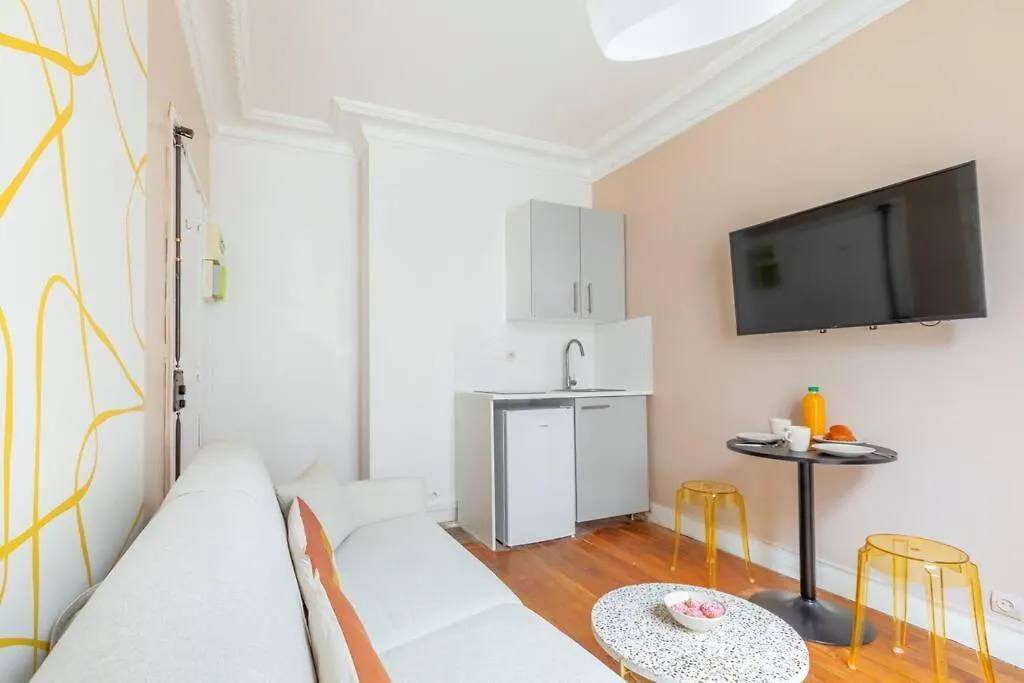 Joli 2 Pieces Dans Un Agreable Quartier De Paris Apartment